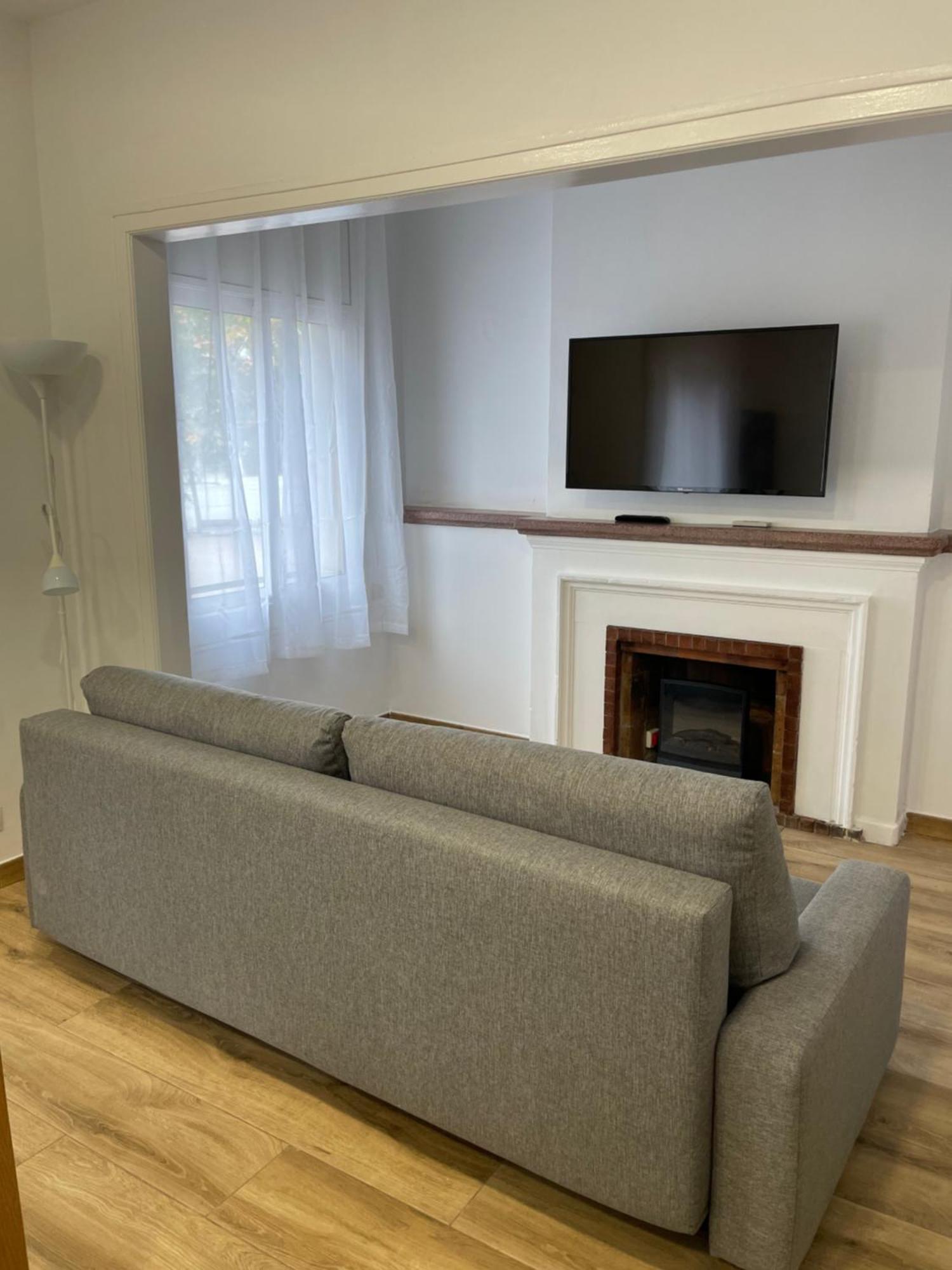 Apartamentos Tarradellas Sants Estació Barcelona Exterior foto