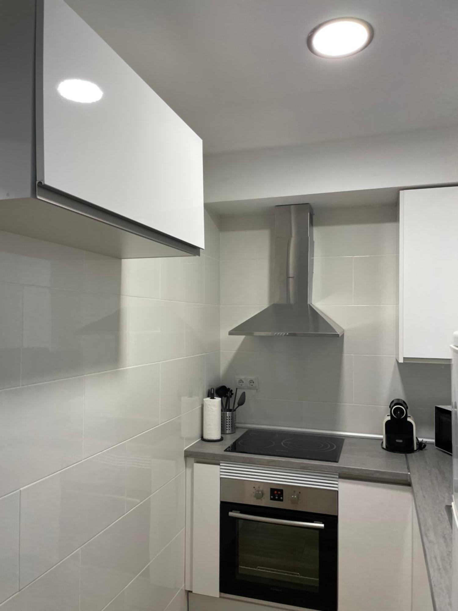 Apartamentos Tarradellas Sants Estació Barcelona Exterior foto