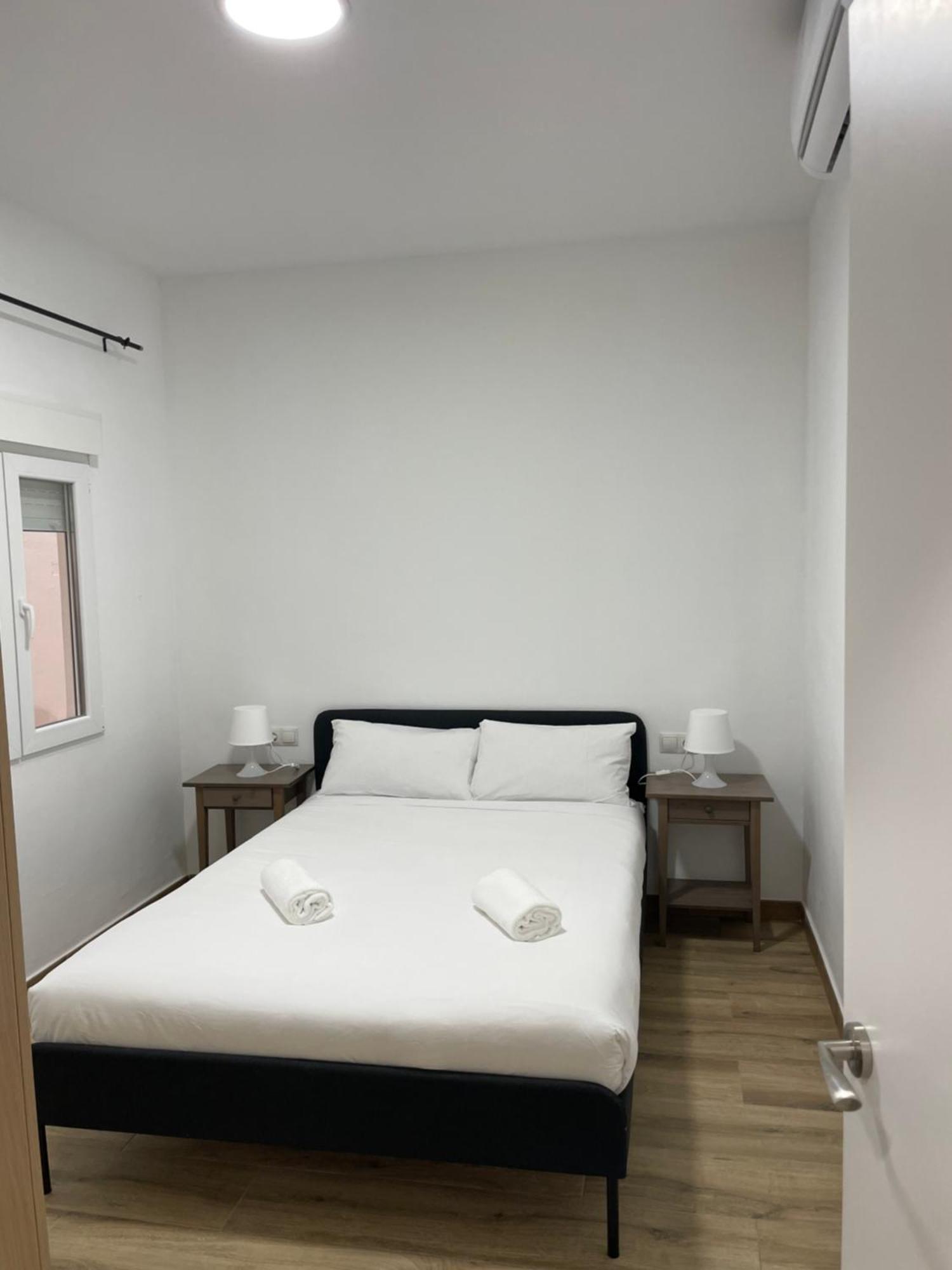 Apartamentos Tarradellas Sants Estació Barcelona Exterior foto