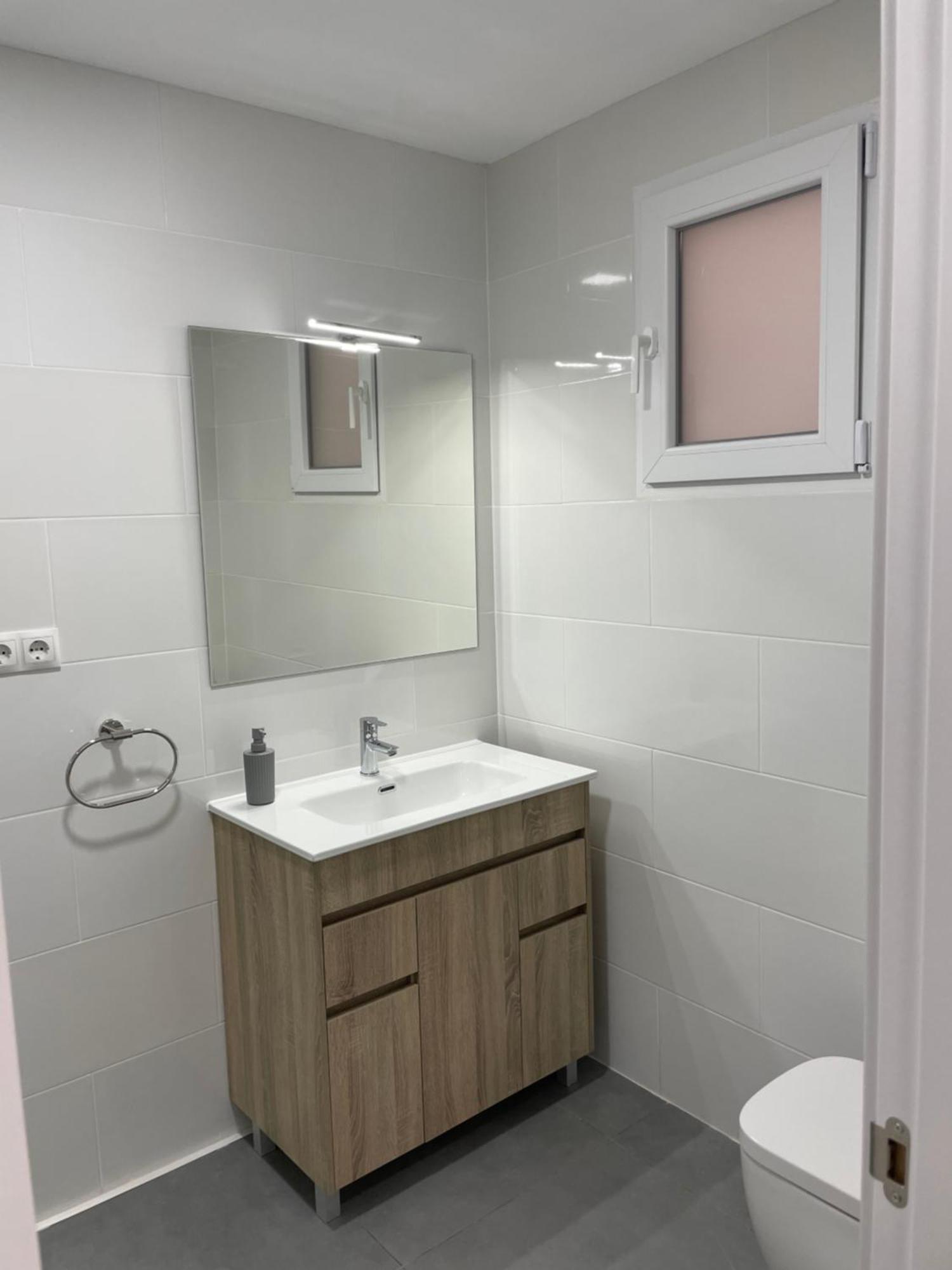 Apartamentos Tarradellas Sants Estació Barcelona Exterior foto