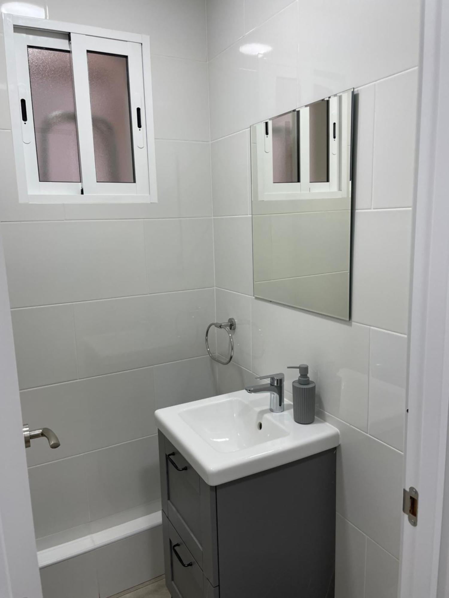 Apartamentos Tarradellas Sants Estació Barcelona Exterior foto