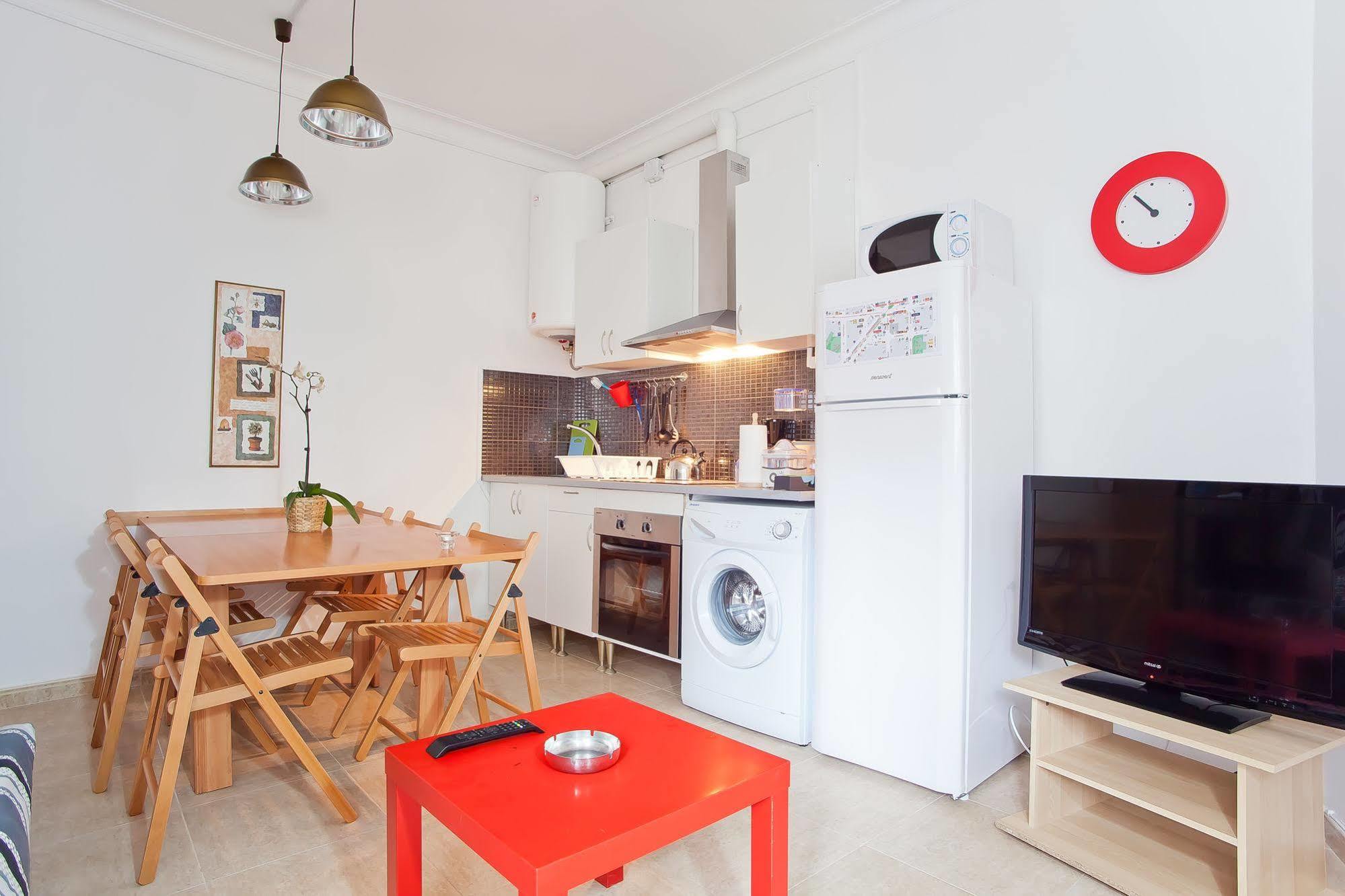 Apartamentos Tarradellas Sants Estació Barcelona Exterior foto