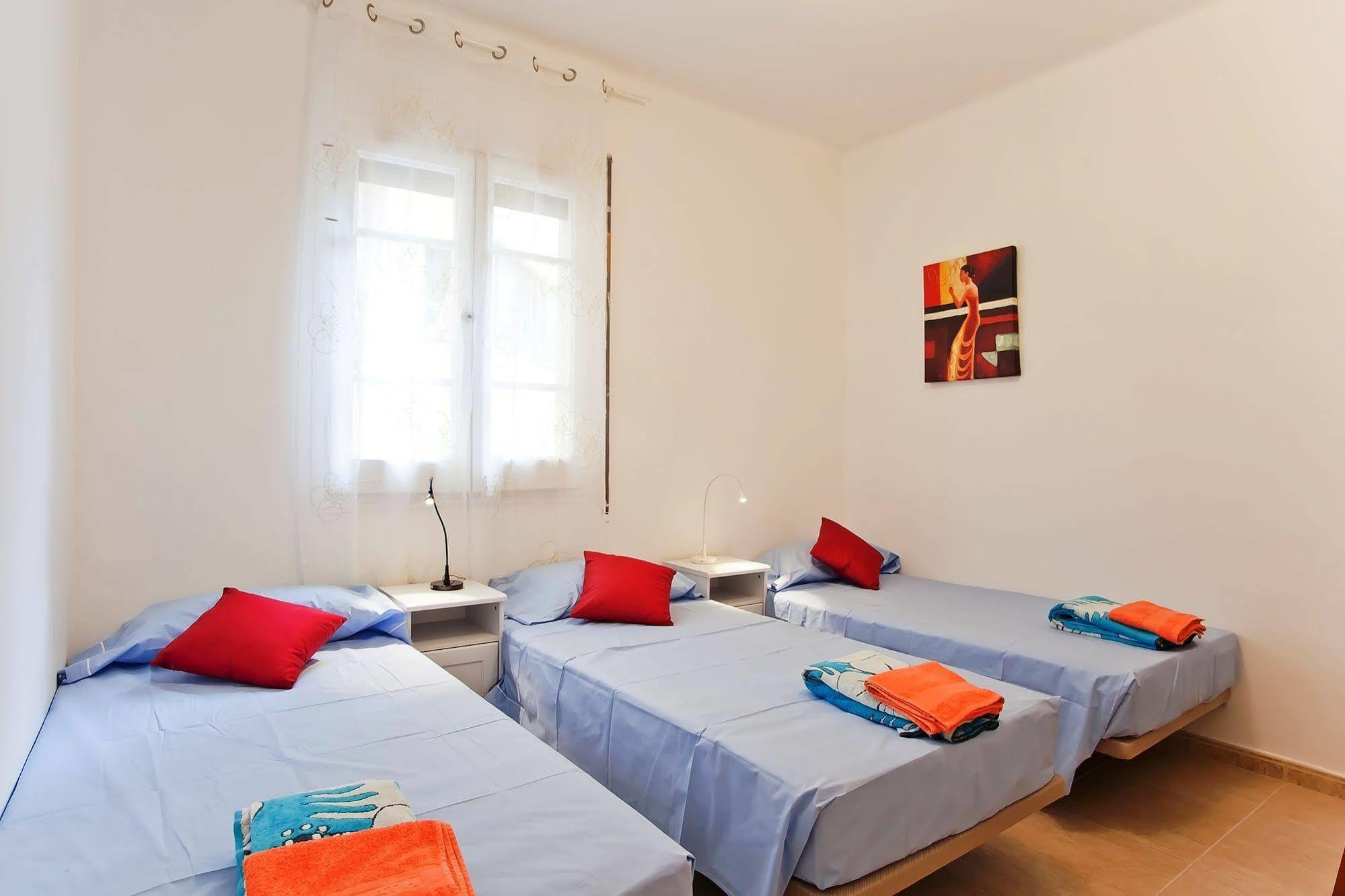 Apartamentos Tarradellas Sants Estació Barcelona Exterior foto