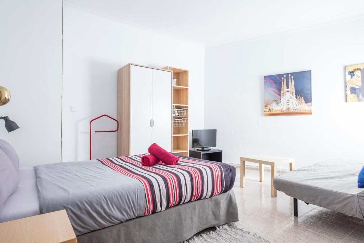 Apartamentos Tarradellas Sants Estació Barcelona Exterior foto