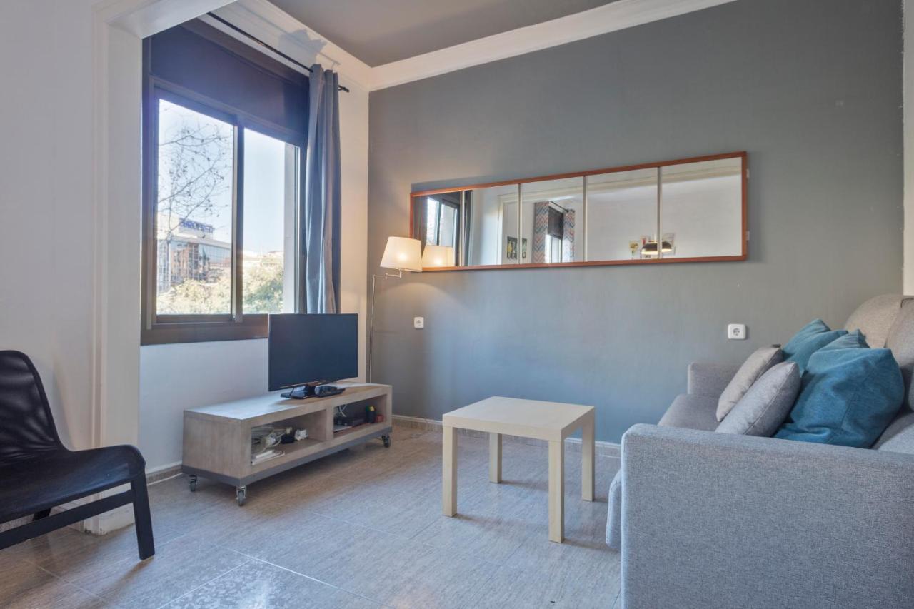 Apartamentos Tarradellas Sants Estació Barcelona Exterior foto