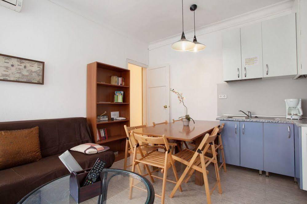 Apartamentos Tarradellas Sants Estació Barcelona Exterior foto