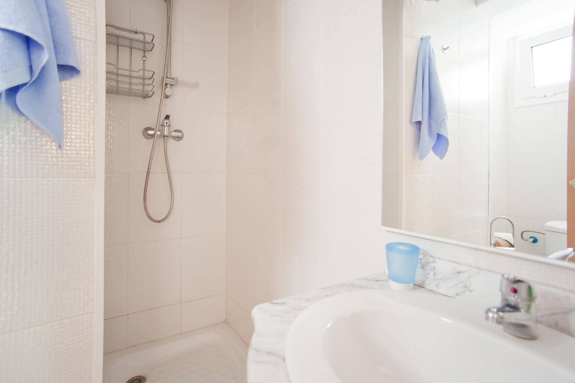 Apartamentos Tarradellas Sants Estació Barcelona Exterior foto